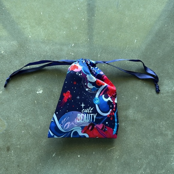 Cult Beauty Sleep Mask - Picture 4 of 4